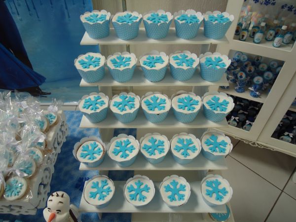 CUP CAKE FROZEN