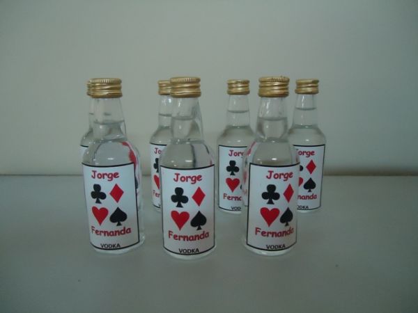 GARRAFINHA DE VODKA PERSONALIZADA